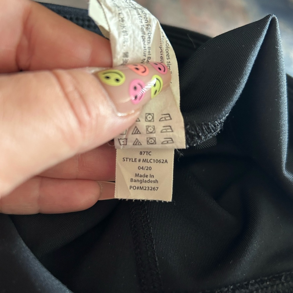 Marika Black Leggings w/ pockets- size m - Picture 7 of 8